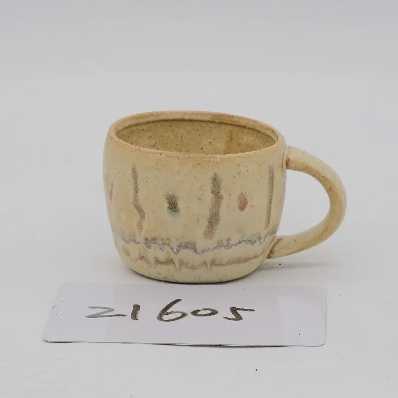 Cốc gốm thủ công